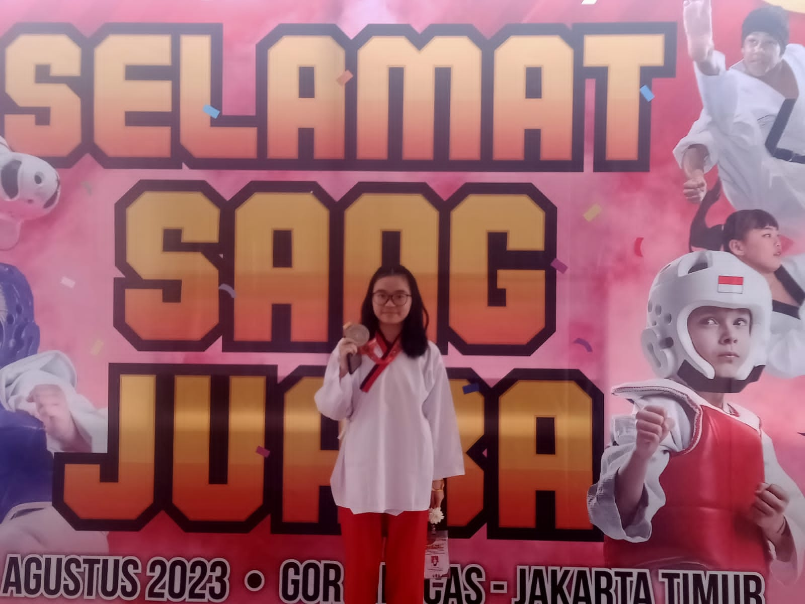 Ekstra Kurikuler Taekwondo Serahkan Piagam Penghargaan Juara 1 Lomba Kompetisi Penulisan Artikel  TAEKWONDO SMK BINA KARYA