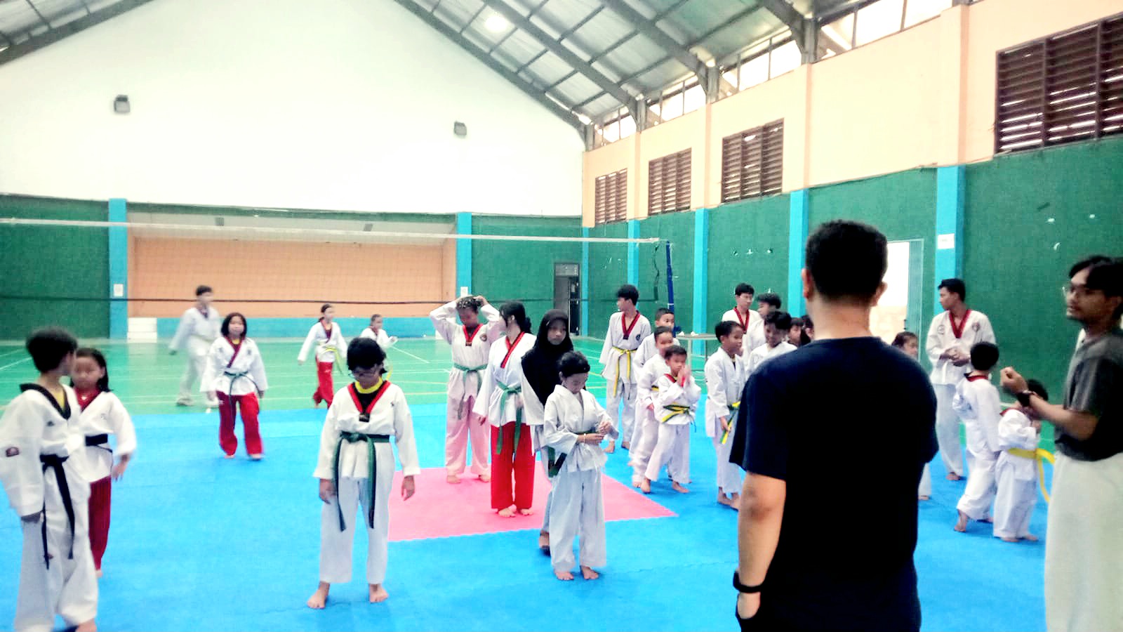 Kunjungi MASTERPIECE, Taekwondoin BINA KARYA Serap Tehnik Baru KEMENPORA RI Luncurkan Program SITENOR TAEKWONDO SMK BINA KARYA